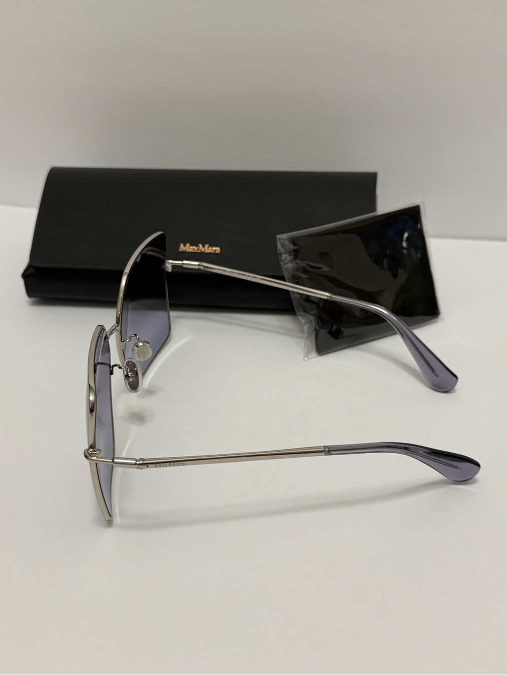 MaxMara Silver Frame Sunglasses with Gradient Gray Lenses New - Picture 2 of 5